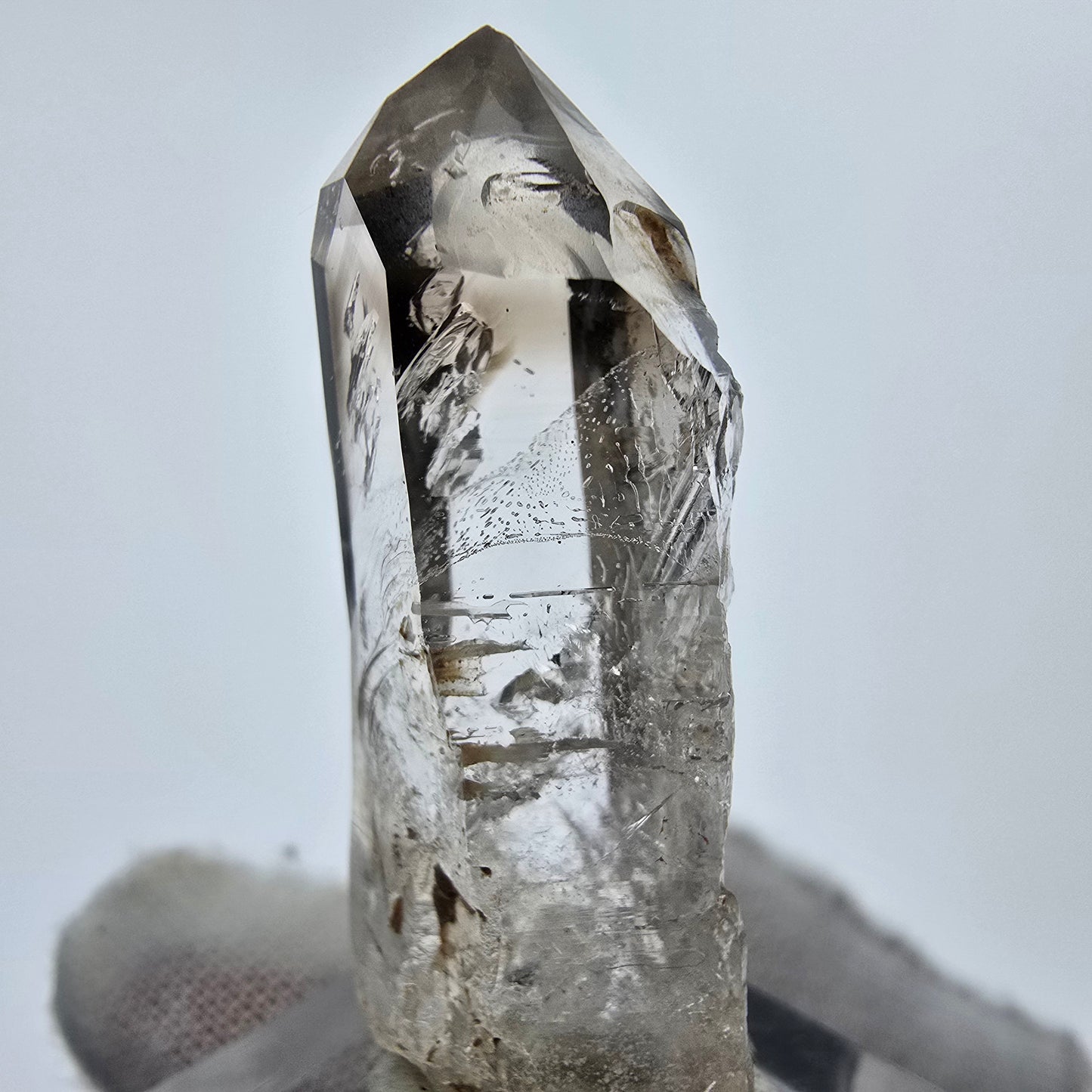 Enhydro Phantom Smoky Quartz Sceptre Tip 1x Bubble Goboboseb, Namibie 42*15*11mm 