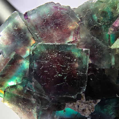 Cube de fluorite fantôme étagé vert violet Okorusu Namibie 47 x 44 x 16 mm 
