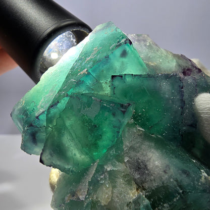 Grand spécimen de cube de fluorite fantôme, parqueté zonal Okorusu Namibie 78*76*33mm 