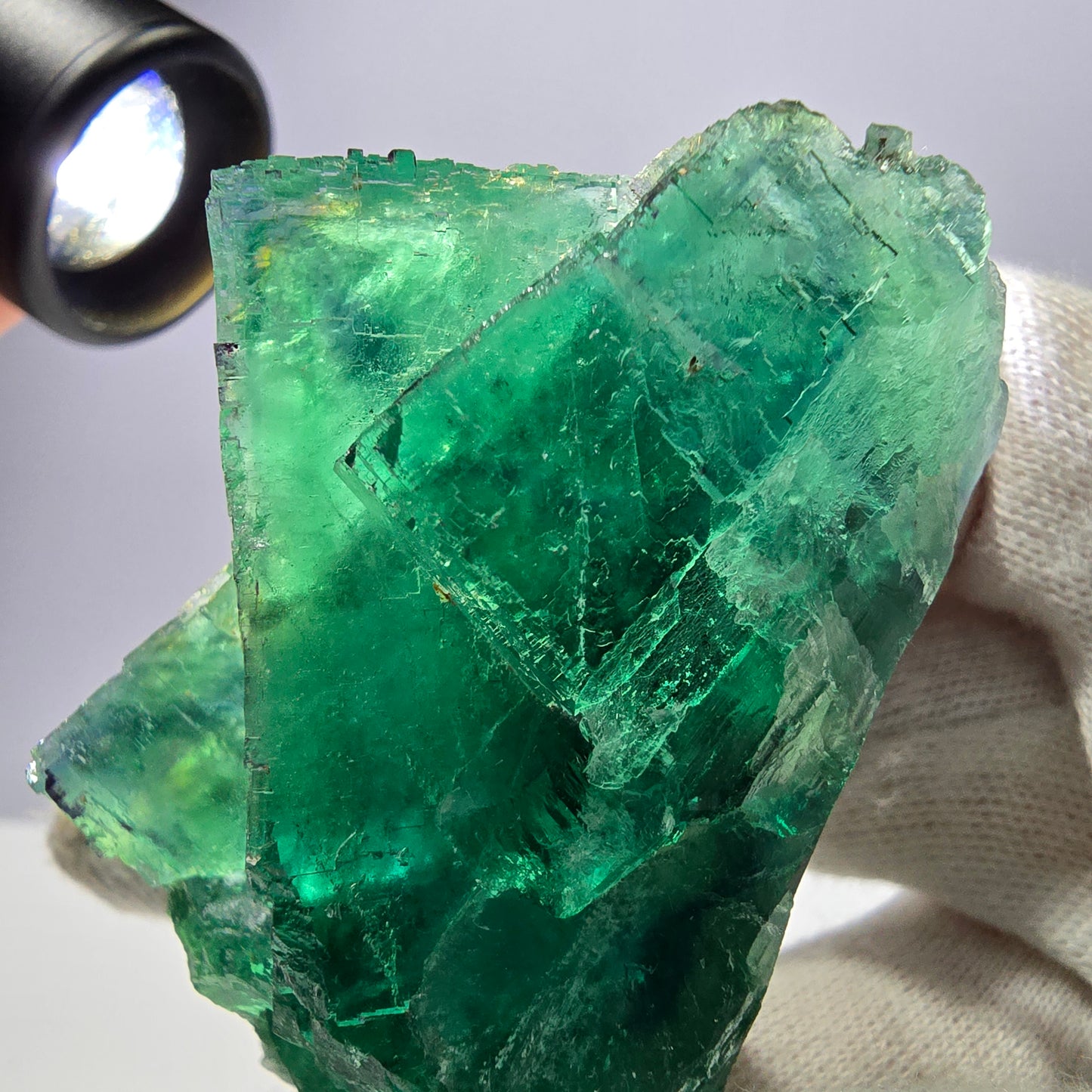 Grand spécimen de cube de fluorite fantôme, parqueté vert Okorusu, Namibie, 69 x 46 x 32 mm 