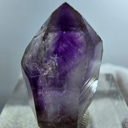 Pointe de sceptre en améthyste fantôme rare à Goboboseb, Namibie, 22 x 15 x 11 mm 