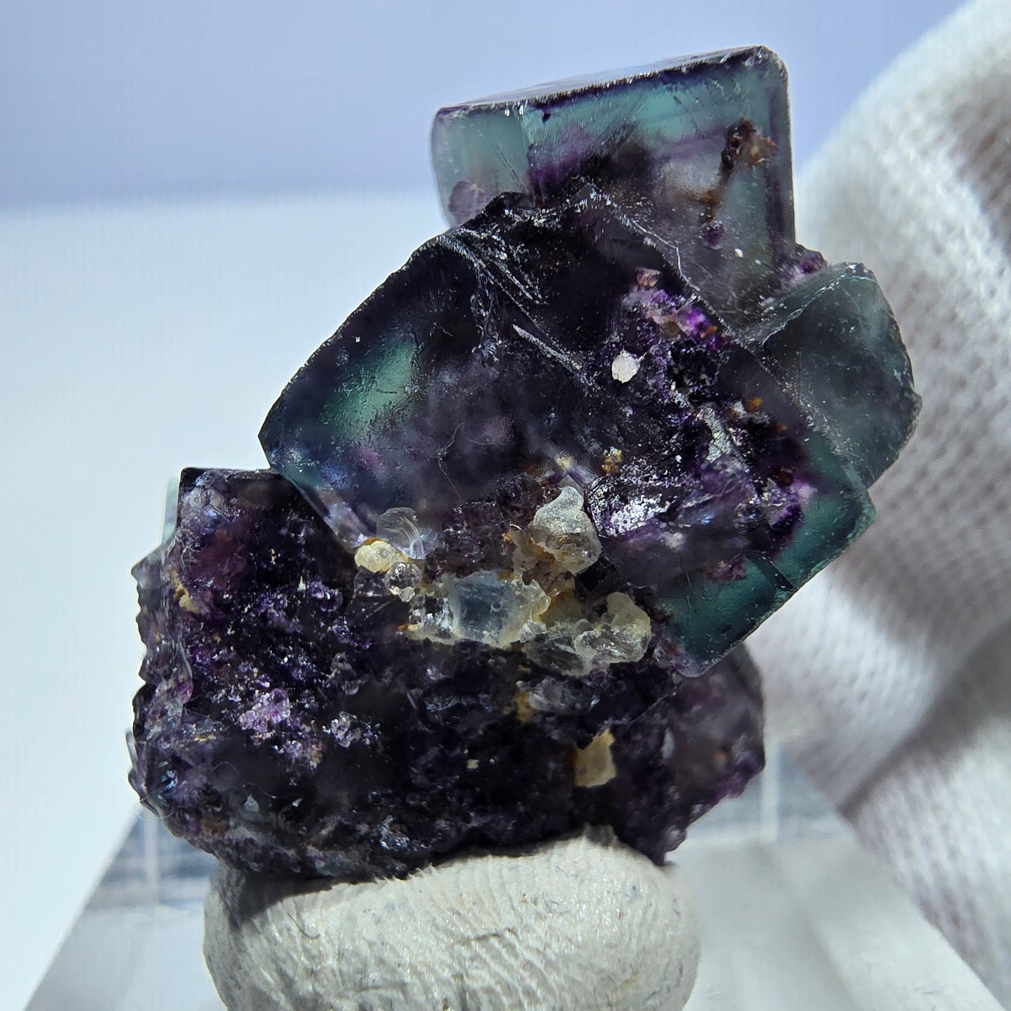 Spécimen rare de cube de fluorite fantôme, vert zonal et violet, Okorusu, Namibie, 30 x 21 x 17 mm 