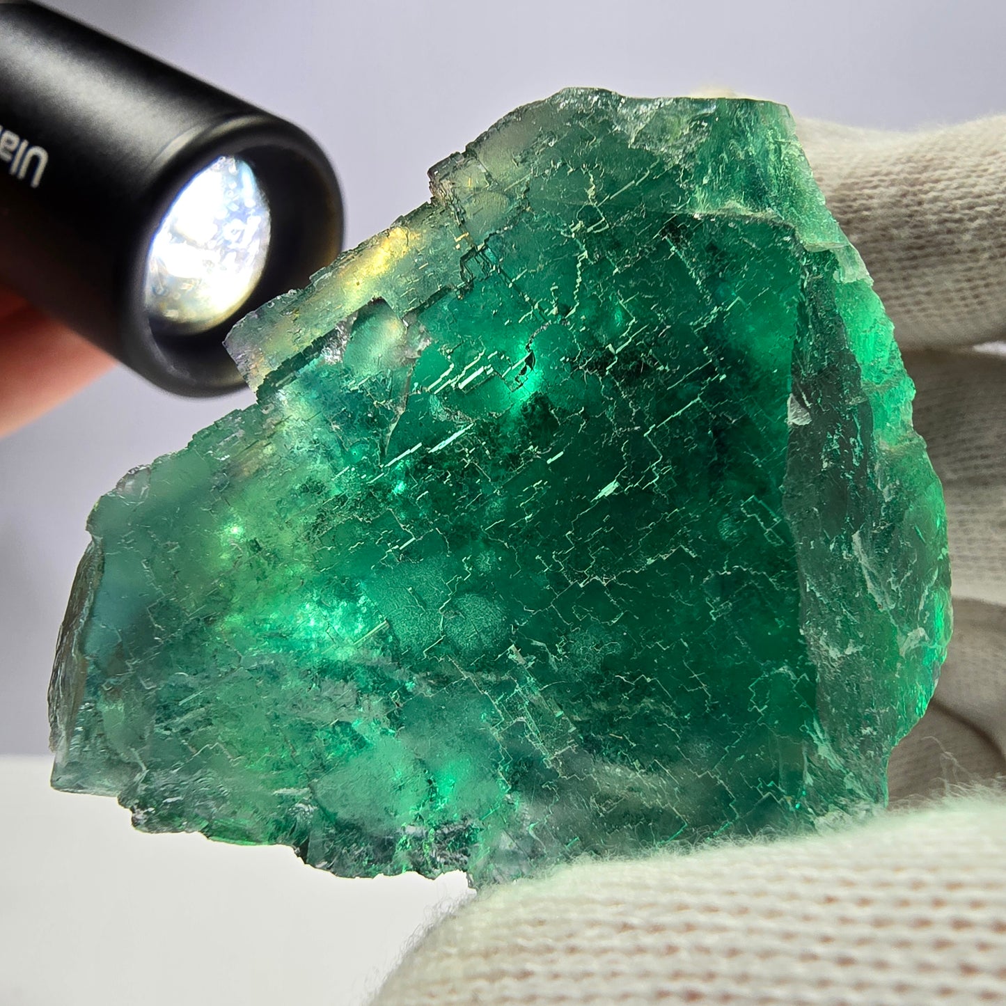 Cube de fluorite fantôme transparent vert à gradins Okorusu Namibie 67 x 43 x 34 mm