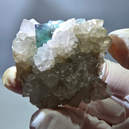 Rare cube de fluorite fantôme, spécimen de quartz vert violet Okorusu Namibie 48*42*28mm 
