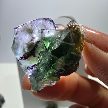 Lot de 16 marches en fluorite fantôme, hyalite, tourmaline Schörl, muscovite, Erongo, Namibie 