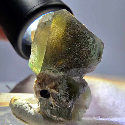 Cube de fluorite fantôme, spécimen hexagonal de tourmaline muscovite Schorl, Erongo, Namibie, 33 x 21 x 19 mm 