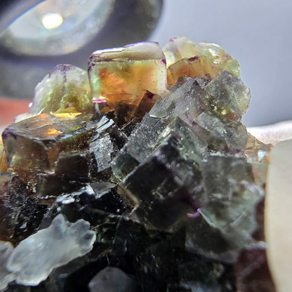 Rare cube de fluorite fantôme, spécimen de quartz vert violet Okorusu Namibie 29 x 26 x 12 mm 
