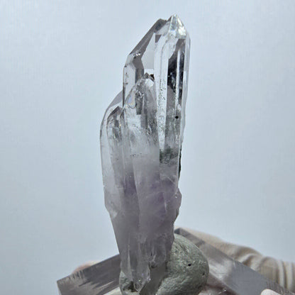 Améthyste fantôme avec hématite, mine Streep, Goboboseb, Namibie, 44 x 16 x 10 mm 