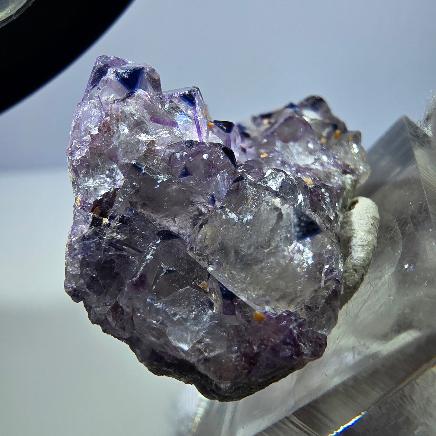 Spécimen rare de cube de fluorite fantôme zonal blanc violet Okorusu, Namibie 35*23*16mm 