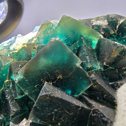 Rare spécimen de cube de fluorite fantôme, parqueté vert Okorusu, Namibie, 92 x 61 x 38 mm 