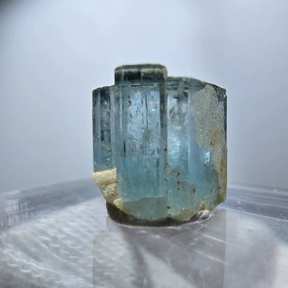 Seltener Aquamarin X mit Schörl Turmalin Erongo, Namibia 12*9*9mm