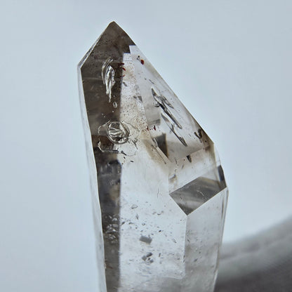 Enhydro Phantom Quartz fumé Sceptre Tip 1x Bubble Goboboseb, Namibie 50*16*16mm 