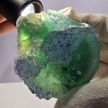 Grand spécimen de cube de fluorite fantôme, parqueté zonal Okorusu Namibie 69*58*33mm 
