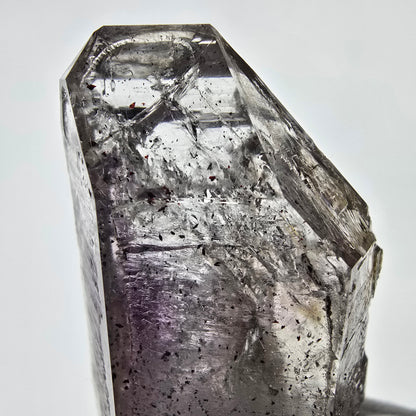 Gobo de poche Enhydro Skeleton Amethyst DT Scepter Valentine. Namibie 117 x 37 x 33 mm 