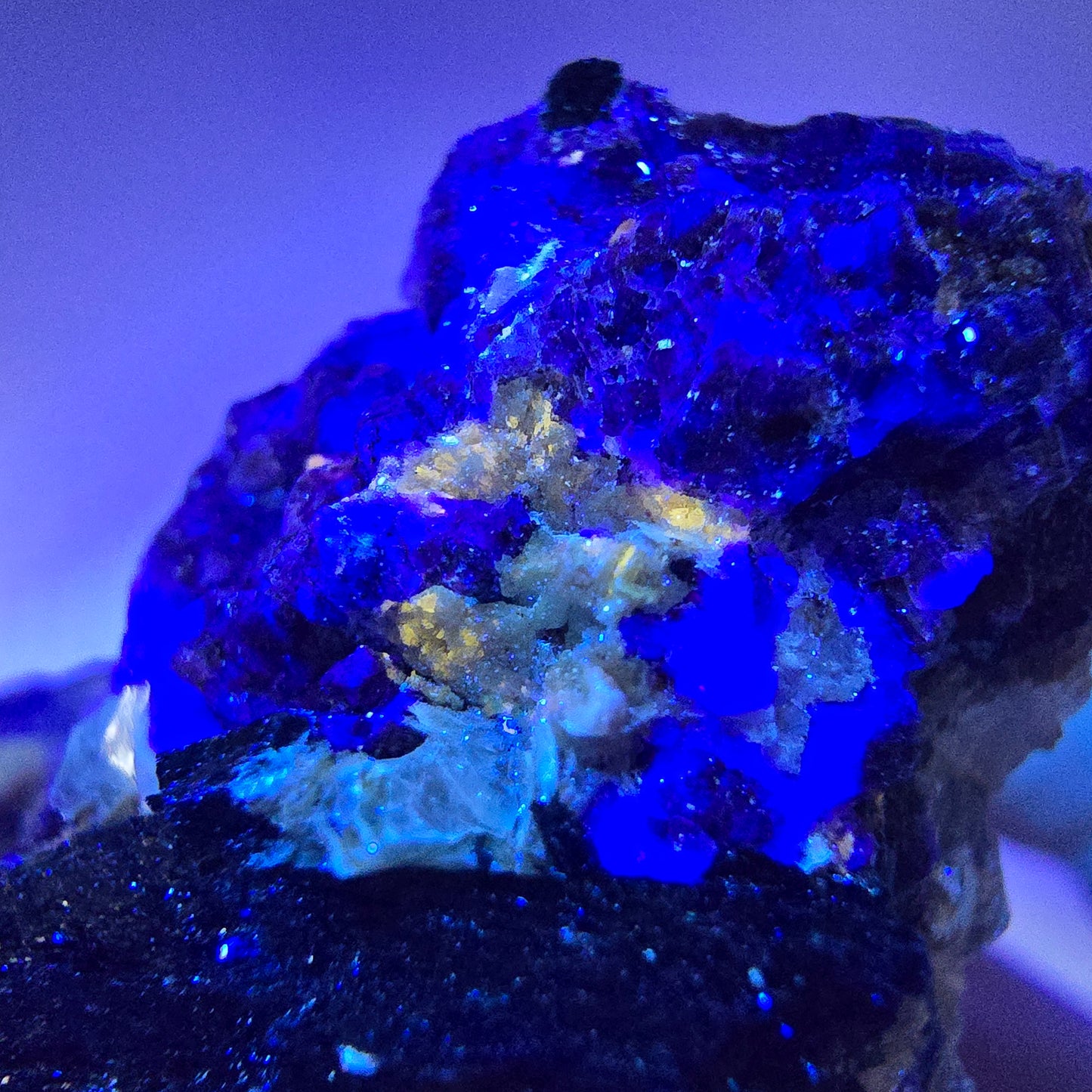 Fluorite fantôme Schörl, tourmaline, calcite, muscovite, stade Erongo, Namibie, 62 x 40 x 38 mm 