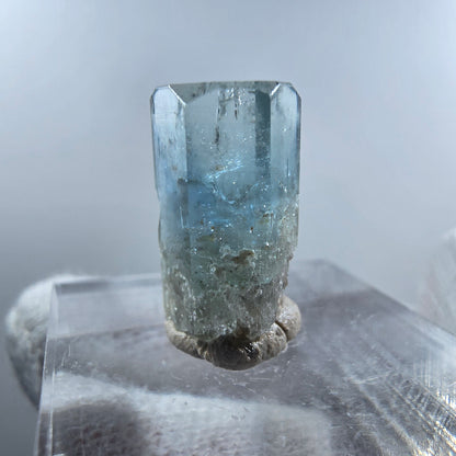 Cristal d'aigue-marine X clair rare Erongo, Namibie 17*10*7mm 