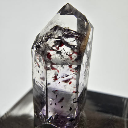 Mine d'améthyste Harlequin Phantom Point Streep, Goboboseb, Namibie, 25 x 10 x 10 mm 