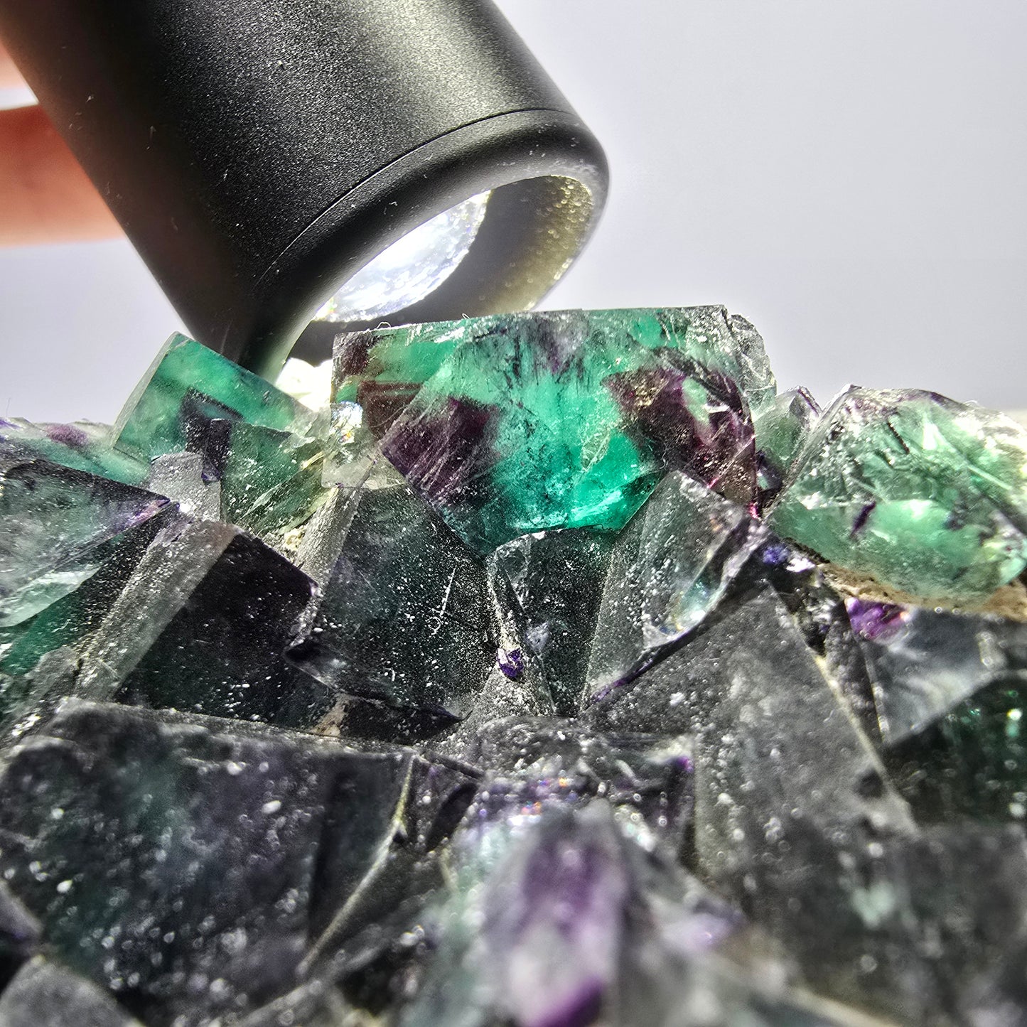 Grand spécimen de cube de fluorite fantôme, vert violet Okorusu Namibie 99*74*32mm 