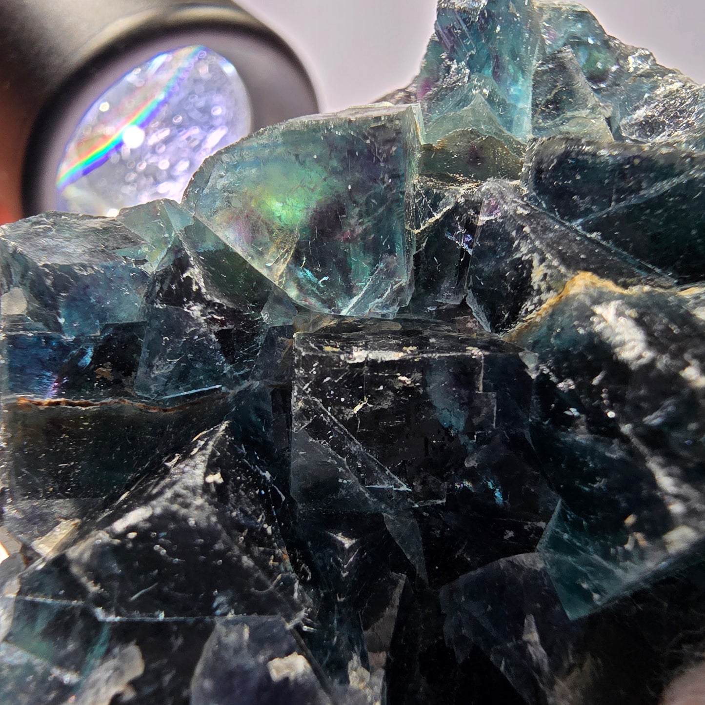 Rare spécimen de cube de fluorite fantôme, zonal – Nouvelle découverte ! Okorusu, Namibie, 67 x 62 x 27 mm 