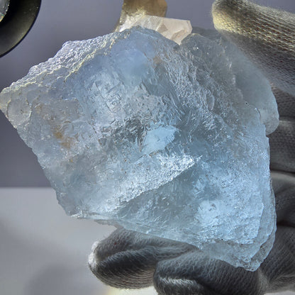 Grand spécimen de fluorite bleue et de quartz fumé, montagnes Erongo, Namibie, 93 x 67 x 36 mm 