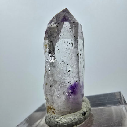 Améthyste fantôme avec hématite, mine Streep, Goboboseb, Namibie, 27 x 13 x 10 mm 