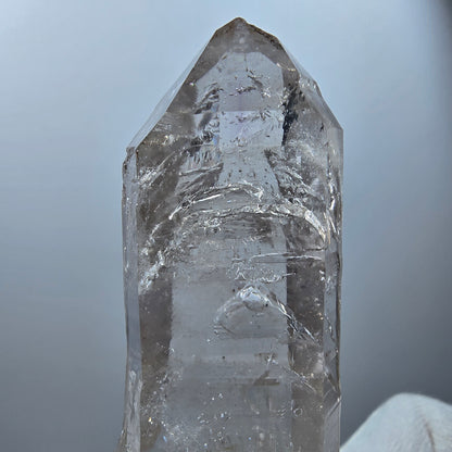 Sceptre DT en quartz fumé lémurien Enhydro, 2 gobos de poche Bubble Valentine. Namibie 97 x 33 x 20 mm 