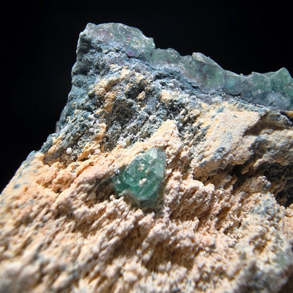 Grands cubes de fluorite zonaux, niveau de quartz vert violet Erongo, Namibie 124*59*27mm