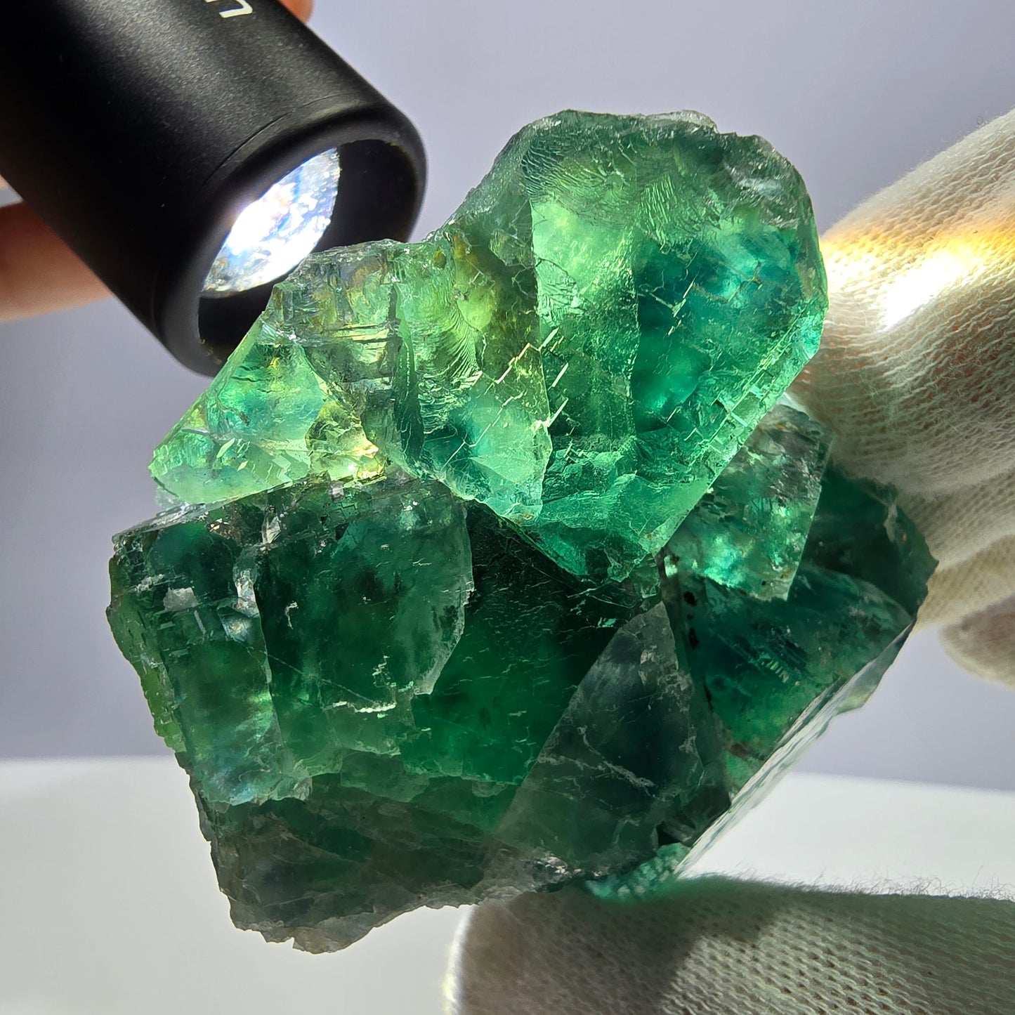 Grand spécimen de cube de fluorite fantôme, parqueté vert Okorusu, Namibie, 85 x 61 x 34 mm 