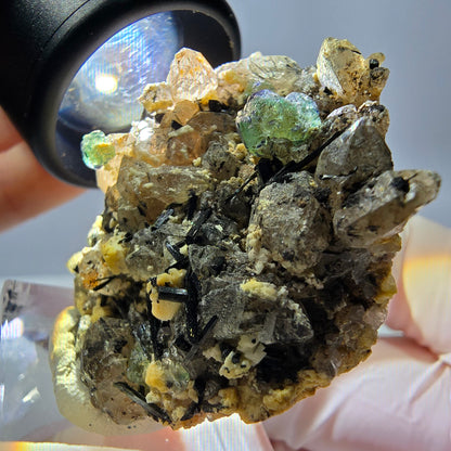 Cube de fluorite fantôme, quartz fumé, tourmaline schol, muscovite, Erongo, Namibie, 44 x 34 x 26 mm 