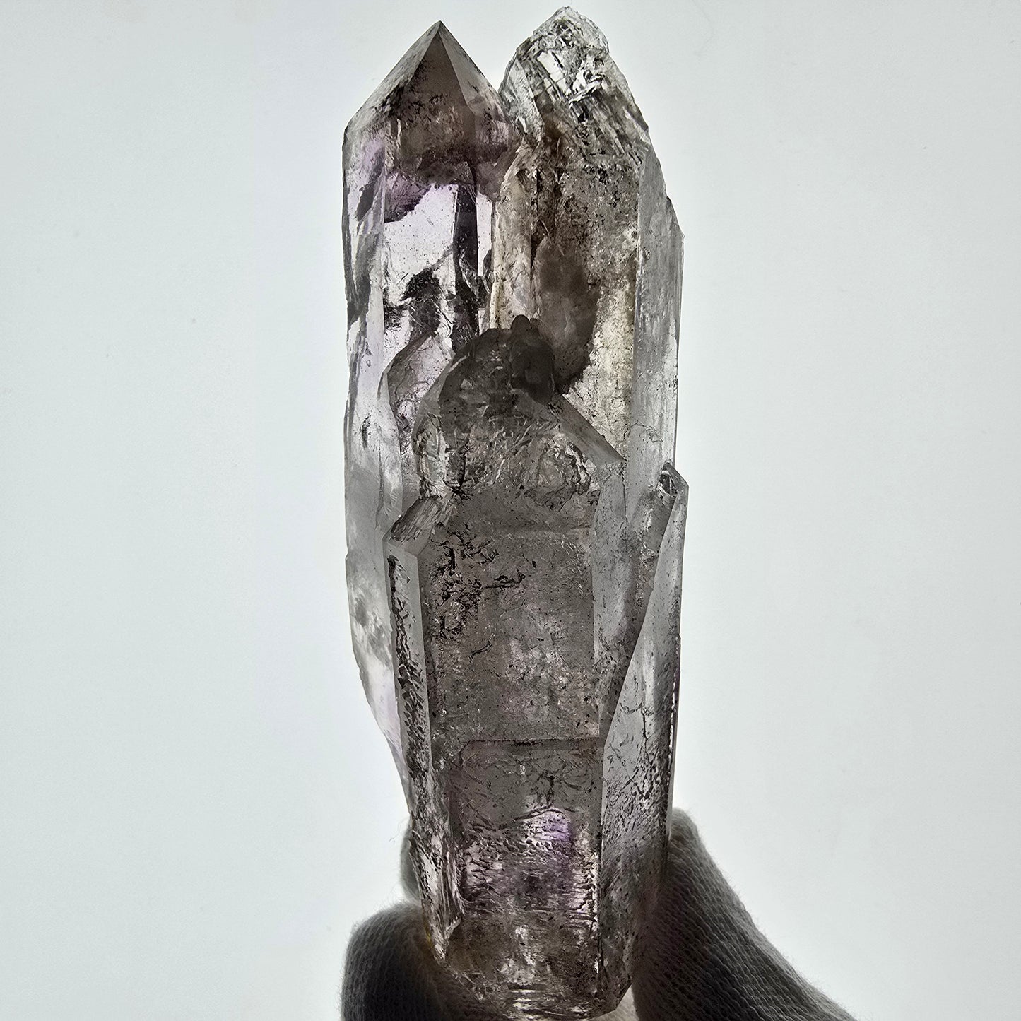 Gobo de poche Enhydro Skeleton Amethyst DT Scepter Valentine. Namibie 117 x 37 x 33 mm 