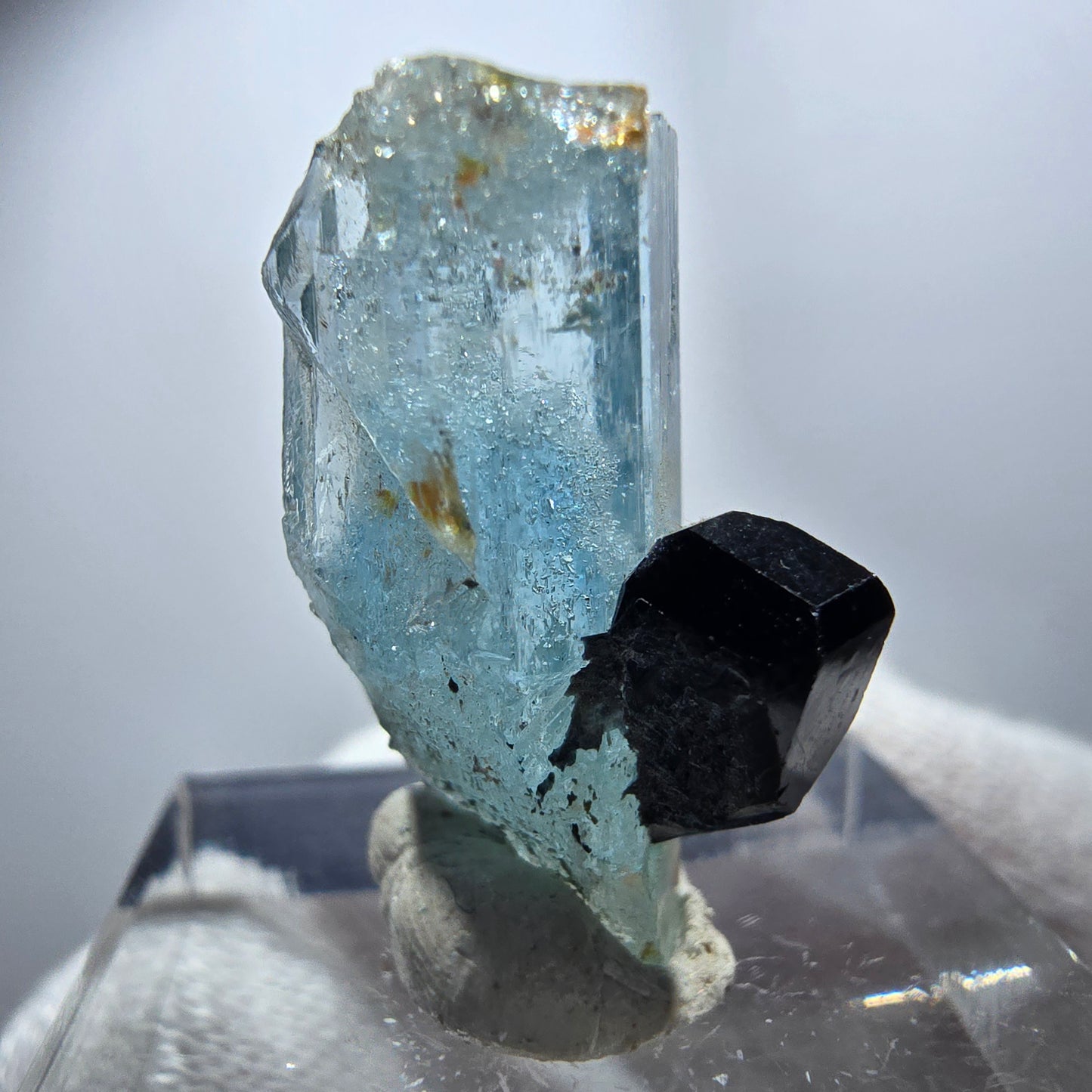 Seltener Aquamarin X mit Schörl Turmalin Erongo, Namibia 23*14*13mm