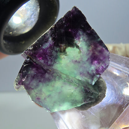 Spécimen de cube de fluorite fantôme, parqueté vert violet Okorusu, Namibie 26*22*13 mm 