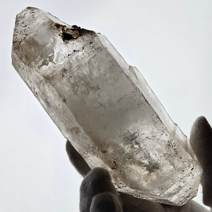 Sceptre DT en quartz fumé squelette Enhydro, poche Valentine en calcite UV, Namibie 153 x 62 x 39 mm 