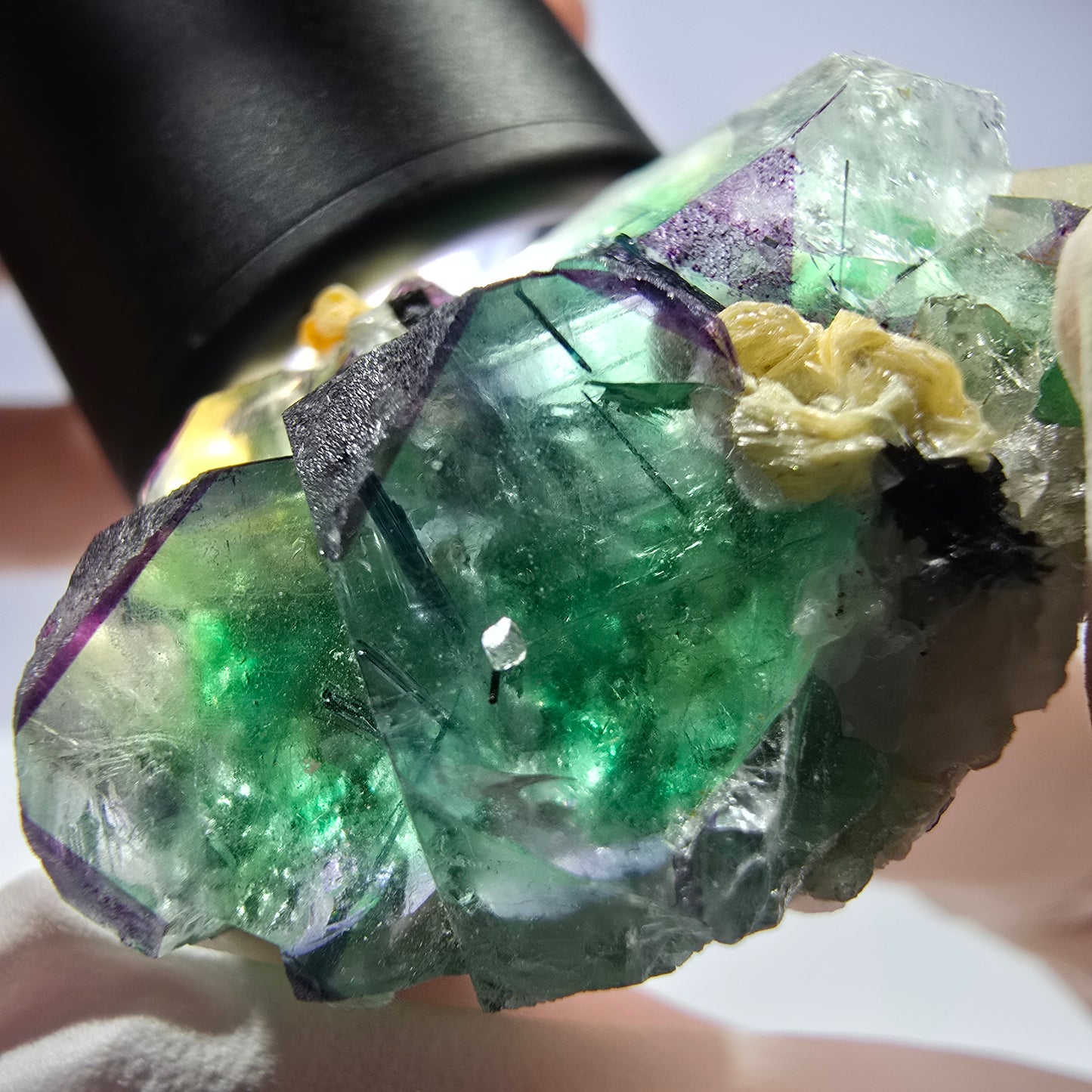 Cube de fluorite fantôme, zonal, muscovite, spécimen de tourmaline Schorl, Erongo, Namibie, 39 x 28 x 22 mm 