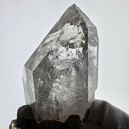 Sceptre squelette en quartz fumé Enhydro, calcite UV Valentine Pocket Goboboseb Namibie 99 x 56 x 45 mm 