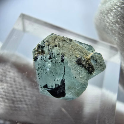 Seltener Aquamarin X mit Schörl Turmalin Erongo, Namibia 12*9*9mm