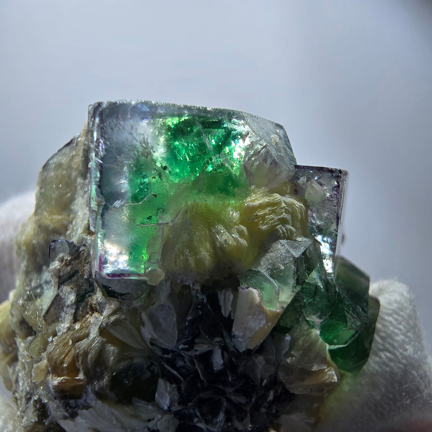 Phantom fluorite, hyalite, muscovite, orthoclase stage Erongo, Namibia 47*43*36mm 
