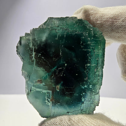 Spécimen de cube de fluorite fantôme transparente, parqueté Okorusu Namibie 66*54*34mm 