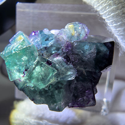 Spécimen de cube de fluorite fantôme zonal, de muscovite et de tourmaline Schorl, Erongo, Namibie, 22 x 19 x 14 mm 