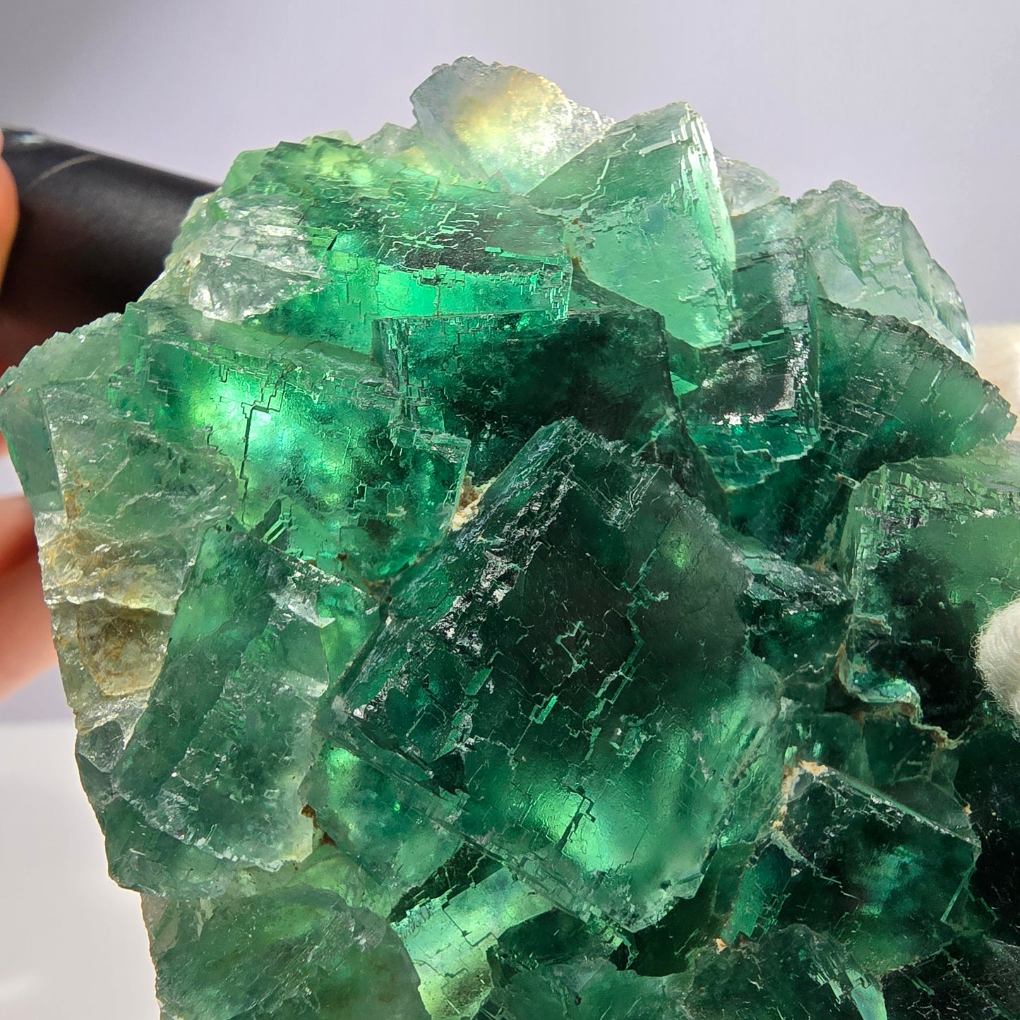 Grand cube de fluorite fantôme étagé vert violet Okorusu Namibie 100 x 75 x 29 mm 