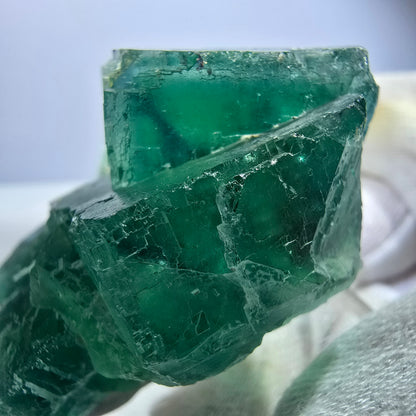 Spécimen de cube de fluorite fantôme, parqueté vert violet Okorusu, Namibie 59*51*27 mm 