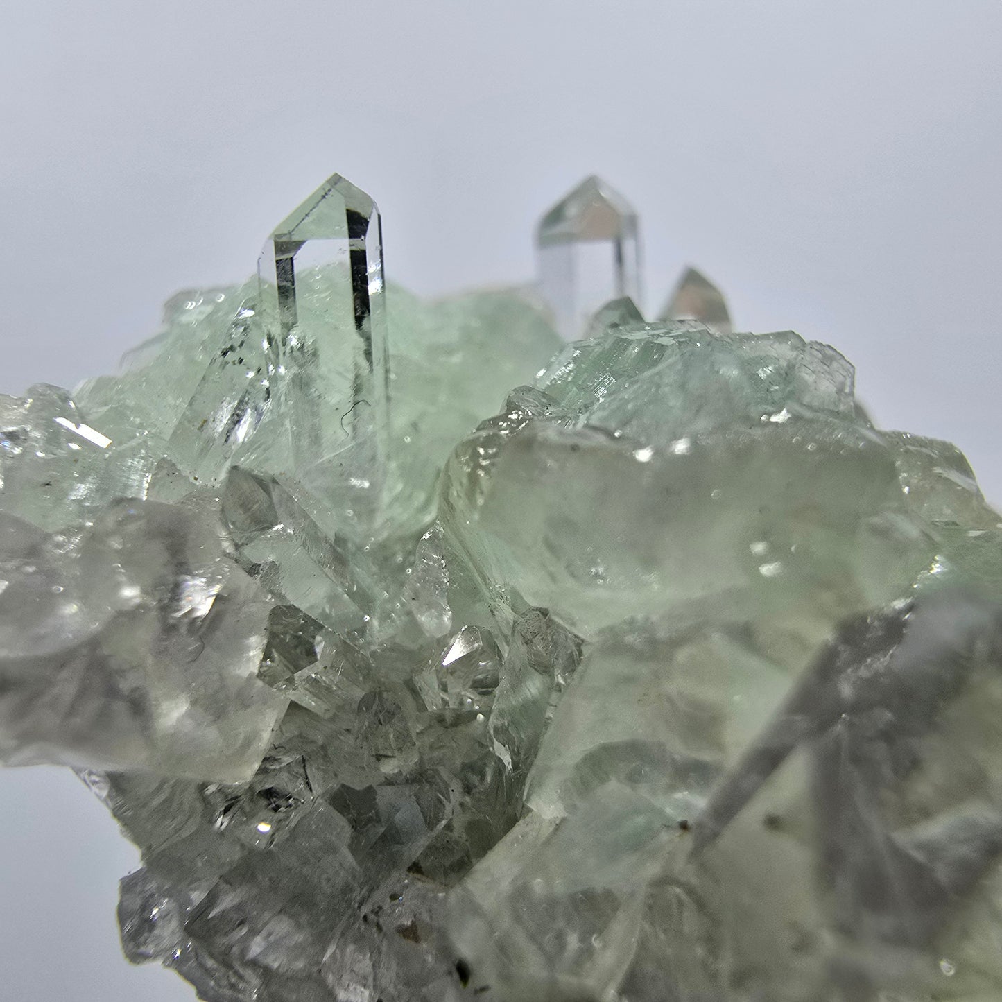 Spécimen de quartz clair, de préhnite et de calcite Streep Mine, Goboboseb, Namibie 37*29*17 mm 