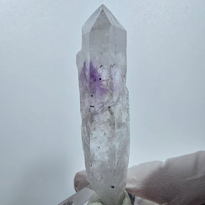 Améthyste fantôme squelette avec hématite, mine Streep, Goboboseb, Namibie, 66 x 16 x 12 mm 