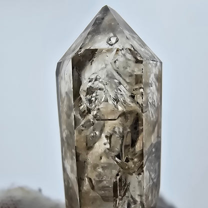 Enhydro Phantom Rauchquarz Spitze 1x Blase Goboboseb Namibia 36*14*11mm Sammlung