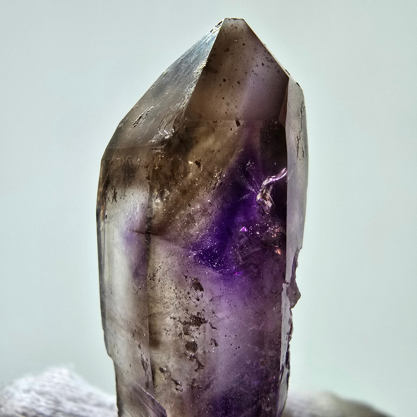 Améthyste fantôme rare DT Scepter Point Brandberg, Namibie 48 x 21 x 15 mm 