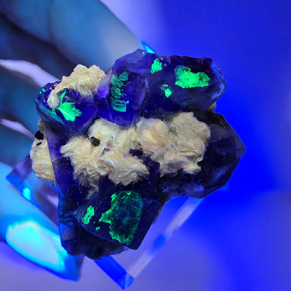 Fluorite fantôme colorée, tourmaline schol, muscovite, hyalite, Erongo, Namibie, 32 x 27 x 20 mm 