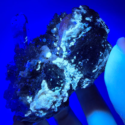 Améthyste Fantôme Harlequin, calcite UV sur matrice Valentine Pocket Gobob. Namibie 78 x 65 x 46 mm 