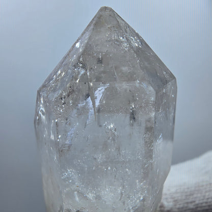 Sceptre DT en quartz fumé fantôme Enhydro, poche en calcite Valentine Goboboseb Namibie 60 x 27 x 22 mm 