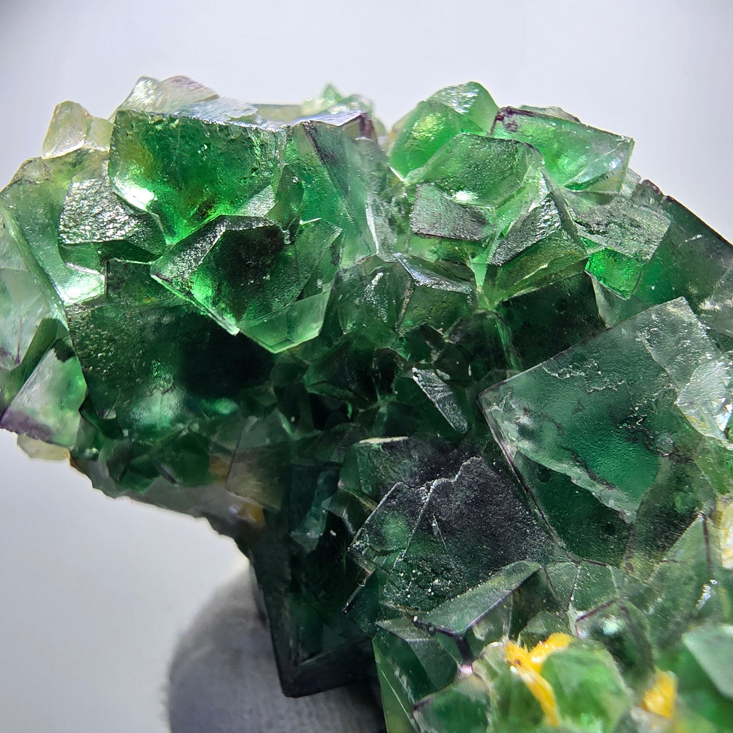 Phantom fluorite zonal, muscovite stage Erongo, Namibia 72*50*40mm 
