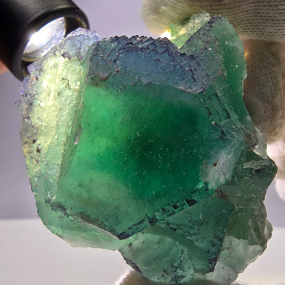 Grand spécimen de cube de fluorite fantôme, parqueté zonal Okorusu Namibie 69*58*33mm 